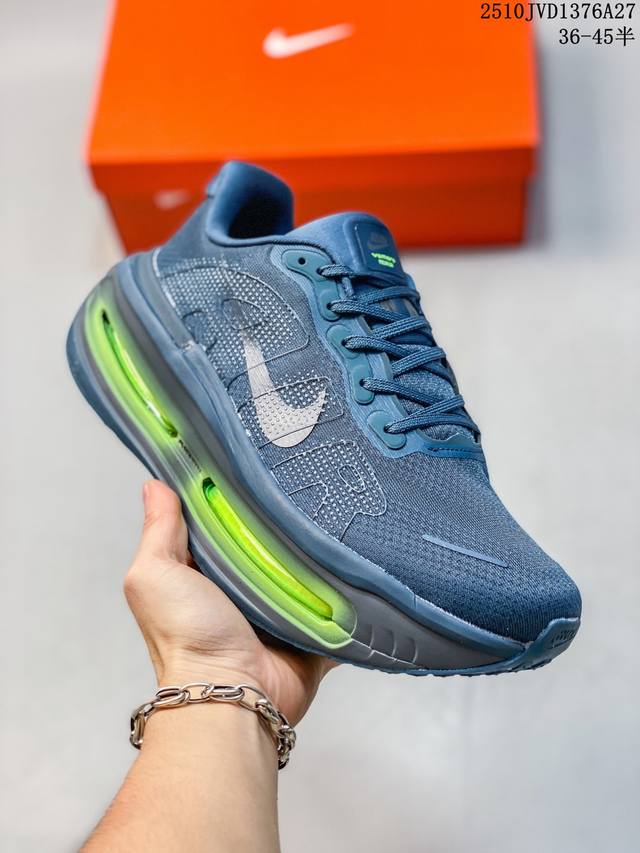 公司级Nike Vomero Premium 耐克 飞马 舒适减震防滑 低帮跑步鞋 全掌Reactx泡绵中底 前掌和后跟还配备了Air Zoom气垫单元 据说跑