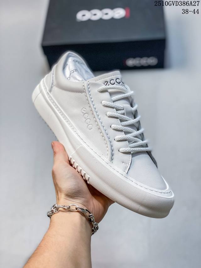 Ecco爱步男士休闲小白鞋 简单耐看清爽版型 百搭休闲板鞋 柔酷7号系列 鞋面采用进口小牛皮+透气头层猪皮内里 时尚个性 出街有型 简约系带设计 可自由调节松紧