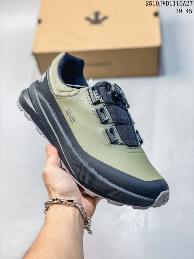 Descente迪桑特男女款Chron复古运动休闲鞋 户外徒步鞋，舒适透气皮革鞋面易清洁、侧面硅胶设计、鞋舌与鞋身柔软、鞋底轻量化设计和防滑纹路等特点，适合日常