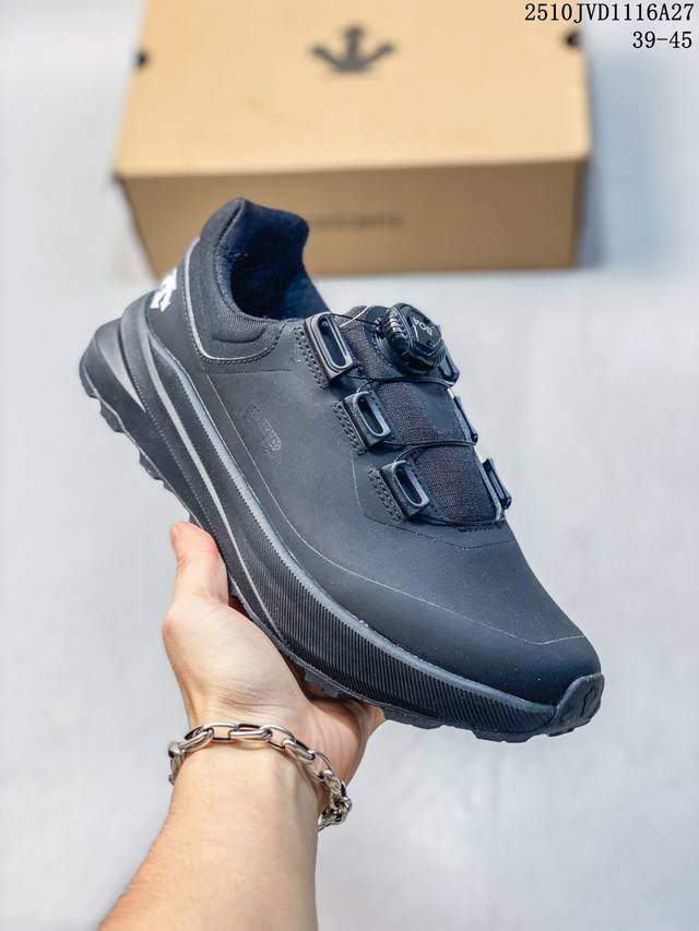 Descente迪桑特男女款Chron复古运动休闲鞋 户外徒步鞋，舒适透气皮革鞋面易清洁、侧面硅胶设计、鞋舌与鞋身柔软、鞋底轻量化设计和防滑纹路等特点，适合日常