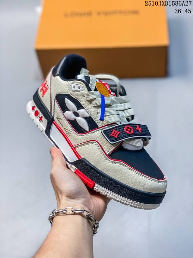 路易威登 Louis Vuitton Lv路易威登板鞋 乘风破浪的姐姐争先种草款,舒适透明底和百搭性霸屏整个时尚娱乐圈，正品1:1套楦复刻，细节调整完美主义！鞋