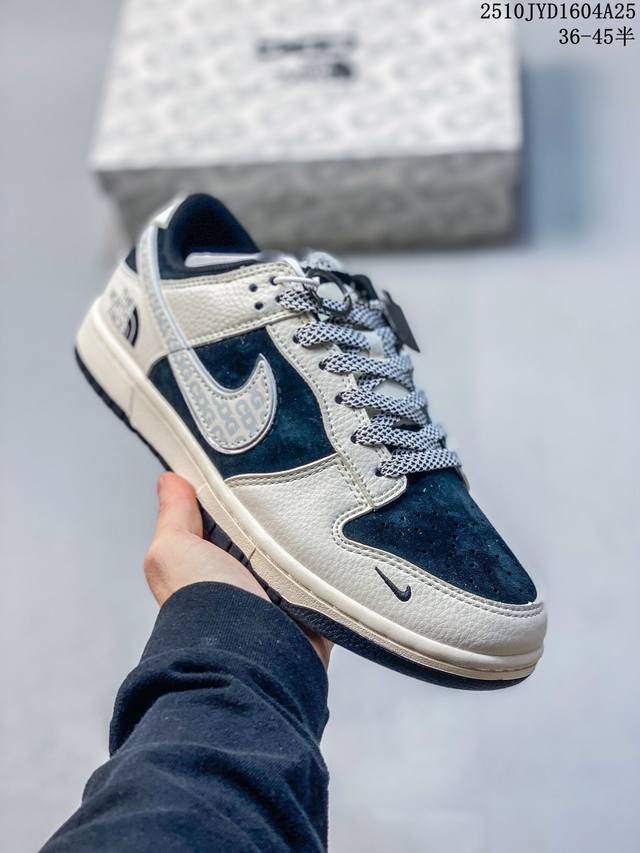 真标带半码 耐克Nike Sb Zoom Dunk Low 板鞋 系列经典百搭休闲运动板鞋加厚鞋舌的填充，使舒适性大大提升，同时也更方便穿脱中底部分则加入了脚感