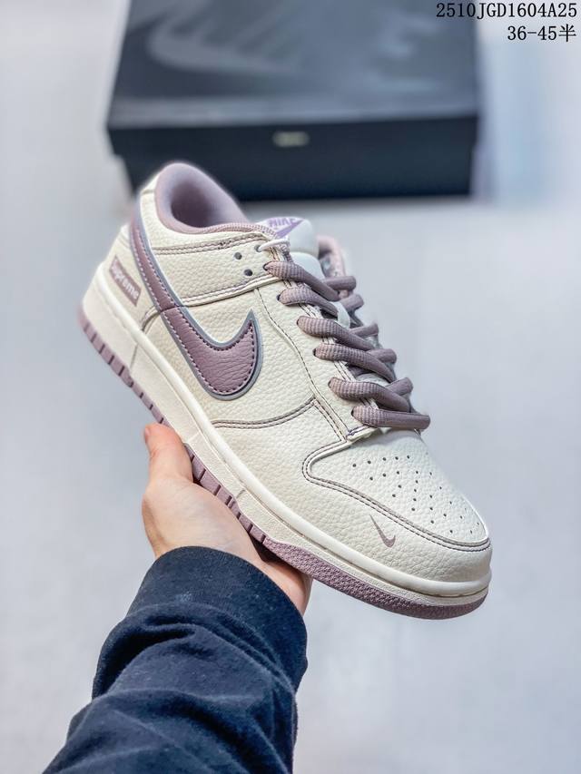 真标带半码 耐克Nike Sb Zoom Dunk Low 板鞋 系列经典百搭休闲运动板鞋加厚鞋舌的填充，使舒适性大大提升，同时也更方便穿脱中底部分则加入了脚感