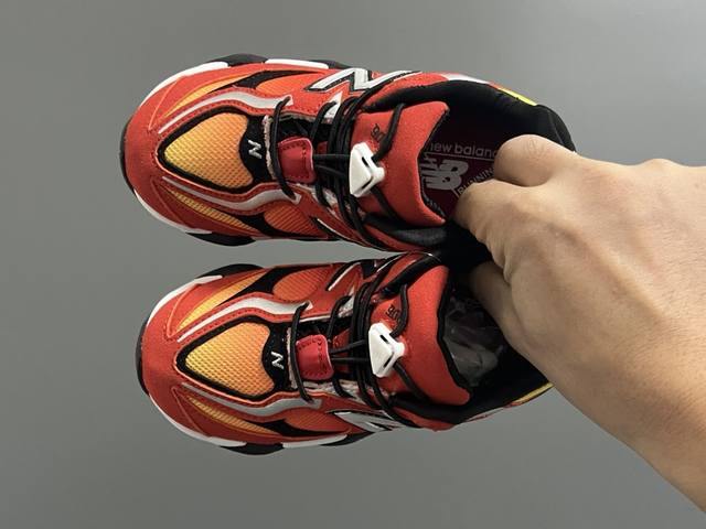 专G版Nb9060松紧扣儿童老爹运动鞋 Size：24-37码 经典Nb9060老爹款 松紧扣设计，附赠一对鞋带，穿脱方便 老爹款式设计，百搭又时髦