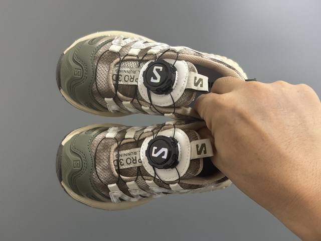 海外版萨家新款3D锁扣儿童运动鞋 Size：26-37码 经典萨洛蒙3D系列 锁扣设计，穿脱方便 耐磨防滑大底，脚感超赞