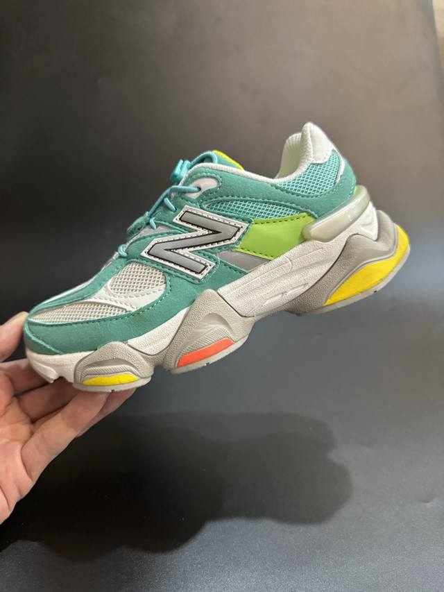 放 专G版Nb9060松紧扣儿童老爹运动鞋 Size：24-37码 经典Nb9060老爹款 松紧扣设计，附赠一对鞋带，穿脱方便 老爹款式设计，百搭又时髦