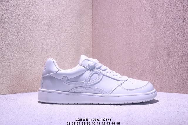 公司级Loewe罗意威 Jambo 牛皮革 圆头系带低班男鞋 不对称鞋头造型 作为Loewe原版Ballet Runner2罗意威的标志性设计 这双鞋以优质皮革