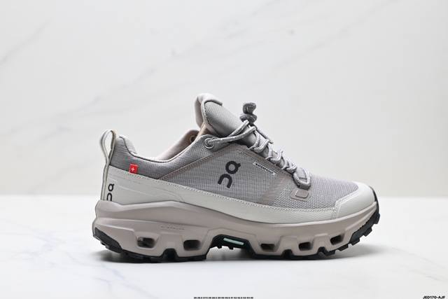 公司级On 昂跑 Cloudrock Low 舒适 轻便 减震耐磨跑步鞋 采用了先进的缓震技术 能够有效减少跑步时对关节的冲击 保护运动者的健康 其独特的缓震系