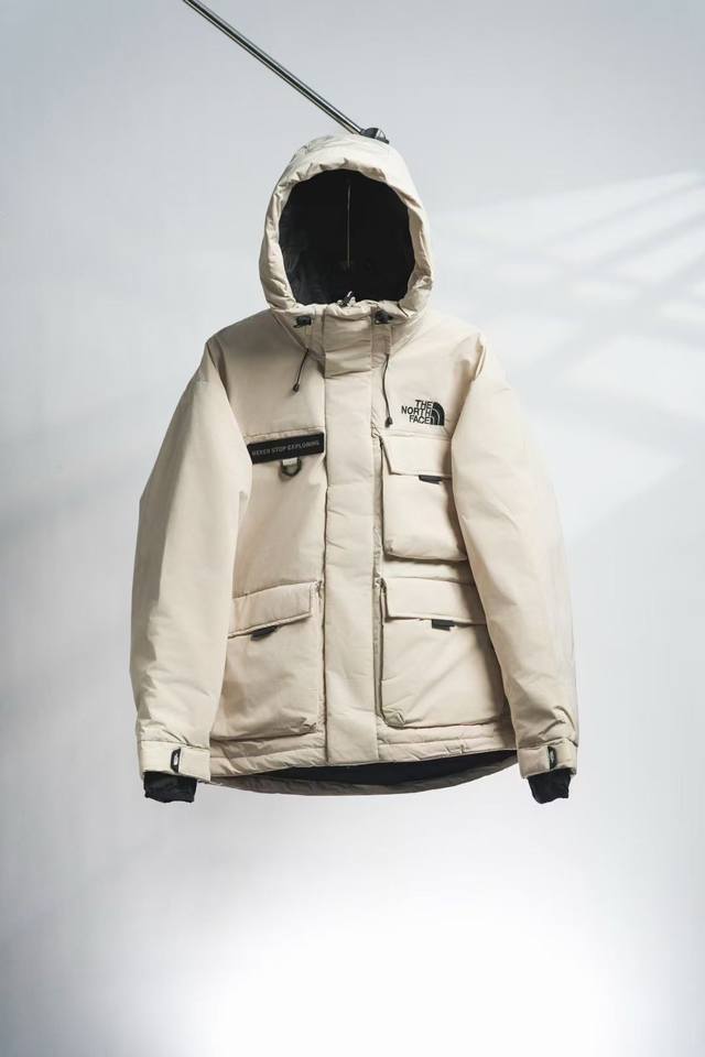 独家双十一福利特价 合作商私聊 The North Face 北面Tnf 多口袋工装连帽羽绒服 填充国标80白鹅绒 进口日本百灵达重工刺绣 采用Air Eco梭