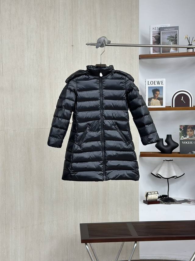 顶级版本 Moncer Moka 女童 新品毛毡拼接 童装长款羽绒服 #028款# 正品同步防伪芯片感应！ 白鹅绒填充，100%市面最高品质，绝不吹虚鹅绒等一系