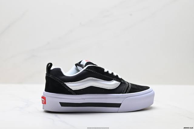 公司级万斯面包鞋Knuskool冬季厚底帆布鞋经典美式复古潮流休闲轻便透气 Vans面包鞋的设计基于经典的[Old School鞋型，加宽了整体线条，更换了更宽