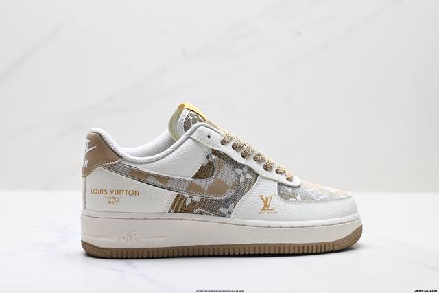 公司级耐克Nike Air Force 1‘07 Lv8 空军一号低帮百搭休闲运动板鞋。柔软、弹性十足的缓震性能和出色的中底设计，横跨复古与现代的外型结合，造就