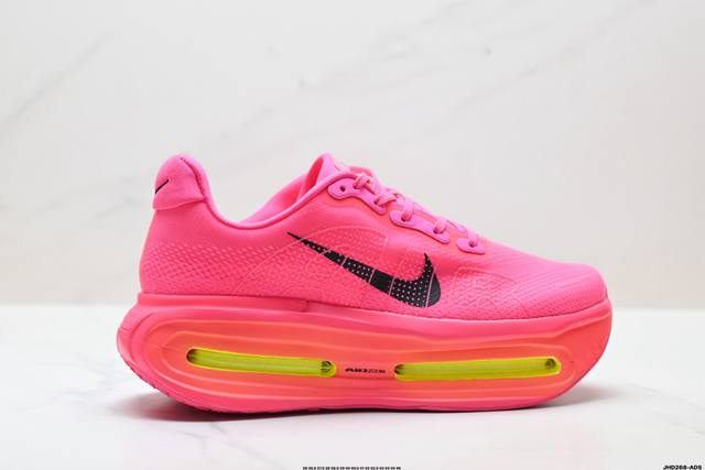 公司级Nike Vomero premium 耐克 舒适减震防滑 低帮跑步鞋 全掌Reactx泡绵中底 前掌和后跟还配备了Air Zoom气垫单元 据说跑起来更