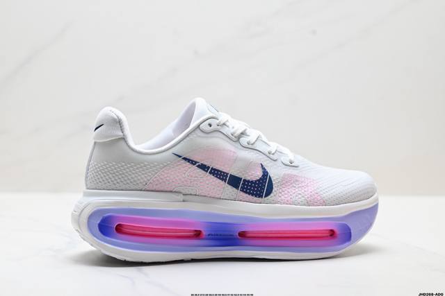 公司级Nike Vomero premium 耐克 舒适减震防滑 低帮跑步鞋 全掌Reactx泡绵中底 前掌和后跟还配备了Air Zoom气垫单元 据说跑起来更