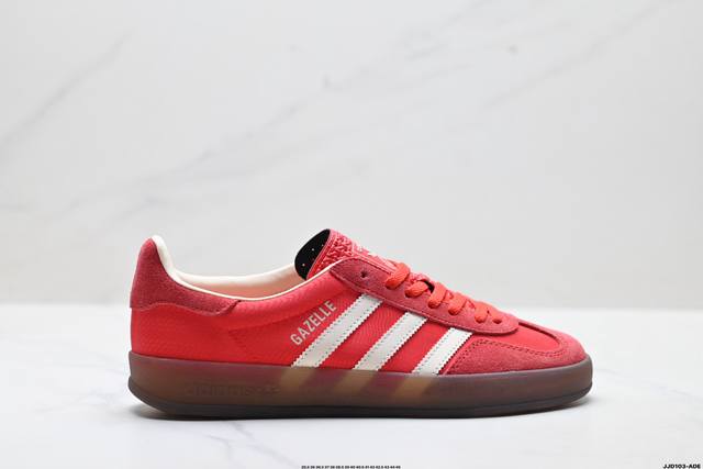 公司级Adidas Originals Gazelle Indoor 三叶草休闲防滑耐磨低帮板鞋 鞋头出色设计 塑就出众贴合感 稳固的后跟贴合足部曲线设计 软弹