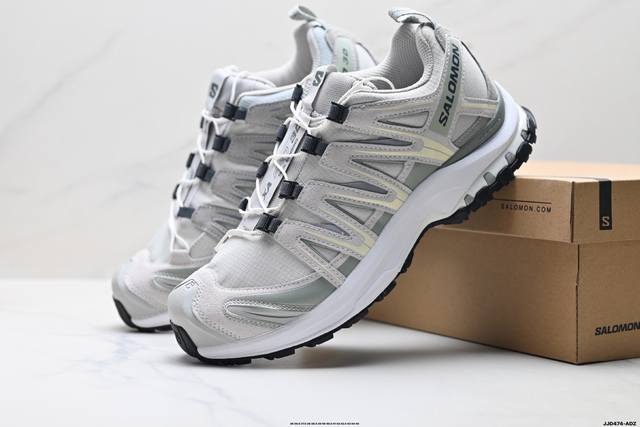 真标Salomon Xa pro 3D萨洛蒙户外越野跑鞋 鞋面采用Sensifit贴合技术 全方位贴合包裹脚型 鞋跟部鞋底牵引设计 提供强大的抓地性能 更适应野
