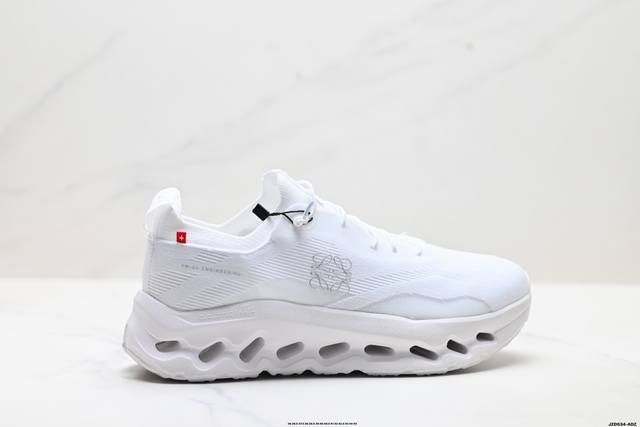 公司级Loewe X On昂跑Cloudtilt 罗意威 联名轻量运动休闲鞋 脚感很舒服 鞋底柔软且包裹性好 上脚显腿长 不管休闲还是运动都很百搭 是最好看最显