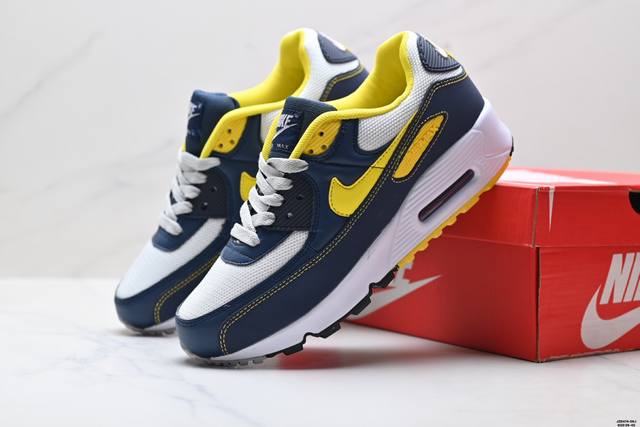 真标耐克Nike Air Max 90 经典复古小气垫缓震跑鞋 鞋面由皮和革织物打造，犀利的条线打造出酷劲十的足视觉效果 网布鞋增面强透气性，穿着为极舒适 经可