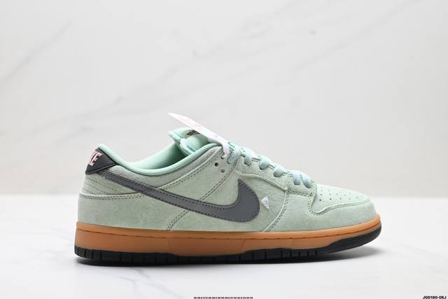 公司级Nike Dunk Low 扣篮系列 耐克 复古低帮休闲运动滑板板鞋 采用脚感柔软舒适Zoomair气垫 有效吸收滑板等极限运动在落地时带来的冲击力 为街