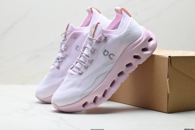 公司级Loewe X On昂跑Cloudtilt 罗意威 联名轻量运动休闲鞋 脚感很舒服 鞋底柔软且包裹性好 上脚显腿长 不管休闲还是运动都很百搭 是最好看最显