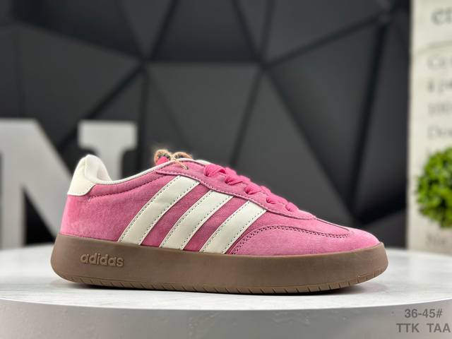 真标带半码 阿迪达斯 Adidas Barreda 考拉派对 复古休闲 清新 舒适百搭 德训鞋 T字头 防滑耐磨 低帮 板鞋 男女同款运动鞋。鞋头加宽设计提升了