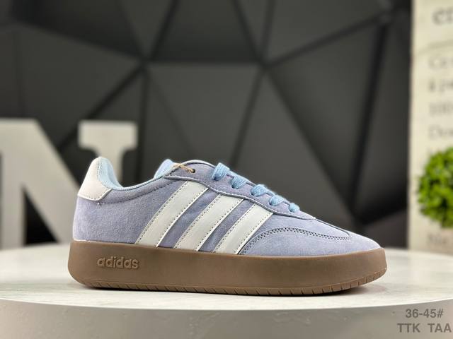 真标带半码 阿迪达斯 Adidas Barreda 考拉派对 复古休闲 清新 舒适百搭 德训鞋 T字头 防滑耐磨 低帮 板鞋 男女同款运动鞋。鞋头加宽设计提升了