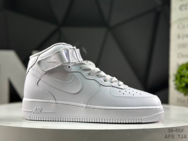 耐克 No.1版本 Nike Air Force 1 Low “中帮” 货号：Cw2289-111 原厂冲刀皮料切割干净 无任何毛边 清洁度细节完美 做工细节全
