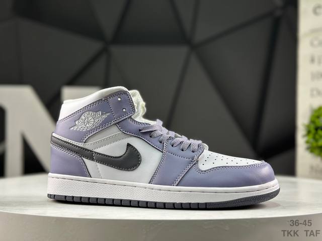 耐克 Jordan Air Jordan 1 舒适百搭 防滑耐磨 中帮 复古篮球鞋 男女同款 货号：Ct0979 602 尺码：36-45 Tkk Taf