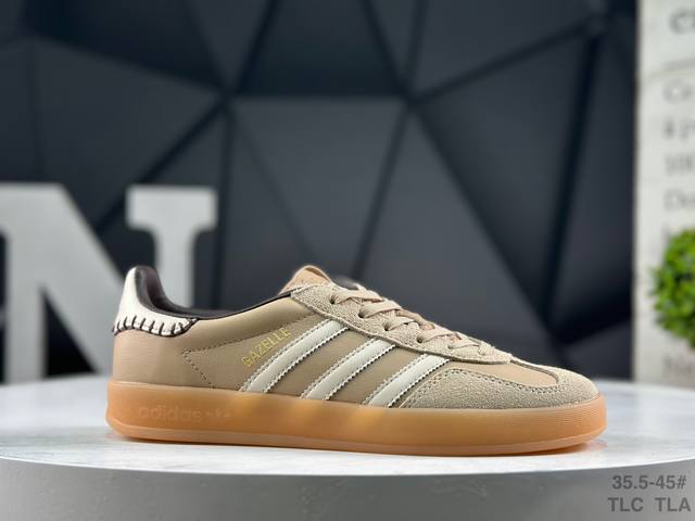 阿迪达斯 Adidas Gazelle Indoor 三叶草休闲防滑耐磨低帮板鞋 鞋头出色设计 塑就出众贴合感 稳固的后跟贴合足部曲线设计 软弹舒适 不易磨脚