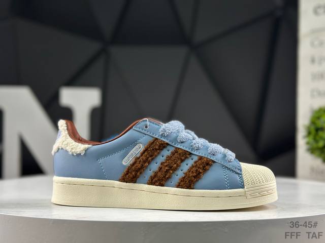 阿迪达斯 Adidas Superstar Ii 贝壳头 三叶草休闲防滑耐磨低帮板鞋 鞋头出色设计 塑就出众贴合感 稳固的后跟贴合足部曲线设计 软弹舒适 不易磨
