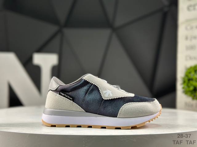 精品童鞋 Descente 迪桑特 Movewear男女童缓震Boa运动休闲鞋 货号：Y5133Lsn22 尺码：如图所示 Taf Taf