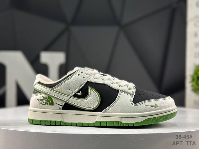 福利特价 耐克 Nike Dunk Low 此款主张打破传统的工业化流水线设计限制，以Made By Ideas的超级创意为理念，集结众多潮流设计师，结合时下最