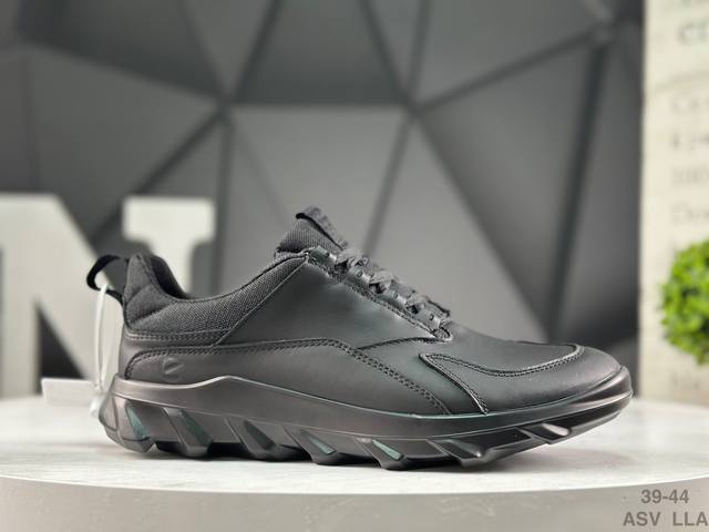 Ecco爱步 小红书爆款 新款百搭休闲款 Ecco 爱步男士户外休闲鞋透气轻质系带轻便老爹运动鞋。Ecco爱步是世界四大休闲鞋类品牌之一，总公司设于丹麦。旗下鞋