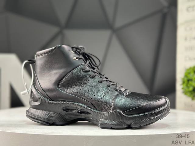 Ecco 爱步高帮 大经典 采用现代工艺品质融合 精选小牛皮面料 百搭休闲老爹鞋 舒适性相当不错 版型楦型非常到位上脚 专柜热销款 独有鞋型设计 特有Logo车