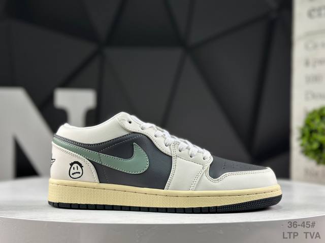 耐克 Nike Air Jordan 1 Low Og Aj1乔1 耐克 低帮休闲板鞋 同步官方配色 官方货号:Dc0774-001 尺码:36 36.5 37
