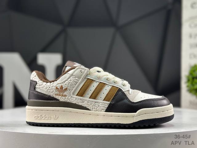 阿迪达斯 Adidas Originals Forum 百搭单品 纯原版本 Forum Low入诞生于1984年的经典复古篮球鞋Adidas Originals