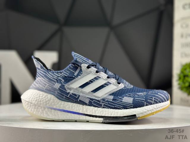防爆带半码 阿迪达斯 Adidas Ultraboost Dna Ub21全掌爆米花休闲运动跑鞋。采用网材搭配反光皮革鞋面，配上Stretchweb网格外底和B