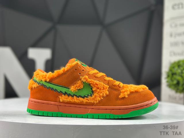真标带半码 耐克 Nike Sb Dunk Low Retro 扣篮系列 复古低帮休闲运动滑板板鞋。采用脚感柔软舒适Zoomair气垫，有效吸收滑板等极限运动在
