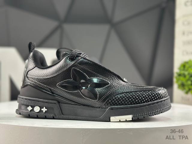 路易威登 Louis Vuitton Lv路易威登板鞋 乘风破浪的姐姐争先种草款,舒适透明底和百搭性霸屏整个时尚娱乐圈，正品1:1套楦复刻，细节调整完美主义！鞋