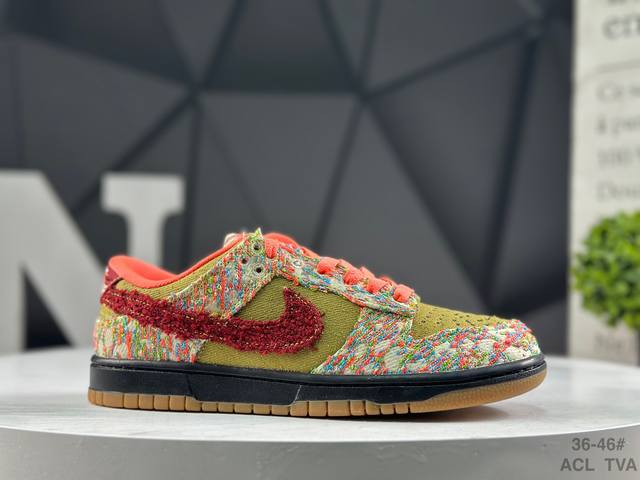 耐克 Nike Dunk Low 板鞋Sb系列经典百搭休闲运动板鞋加厚鞋舌的填充，使舒适性大大提升，同时也更方便穿脱中底部分则加入了脚感柔软舒适Zoomair气
