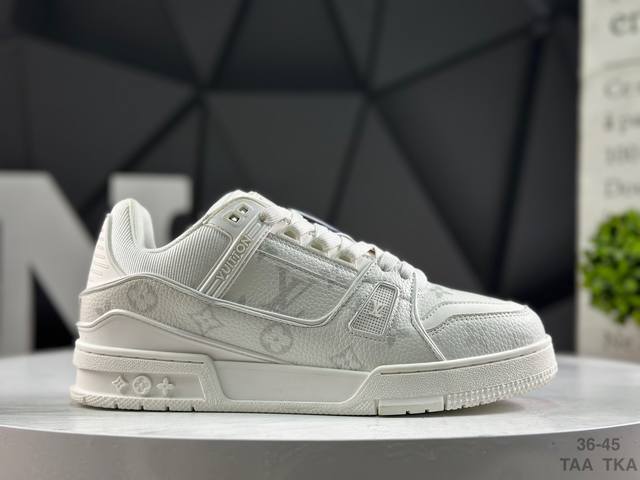 路易威登 Louis Vuitton Lv路易威登板鞋 乘风破浪的姐姐争先种草款,舒适透明底和百搭性霸屏整个时尚娱乐圈，正品1:1套楦复刻，细节调整完美主义！鞋