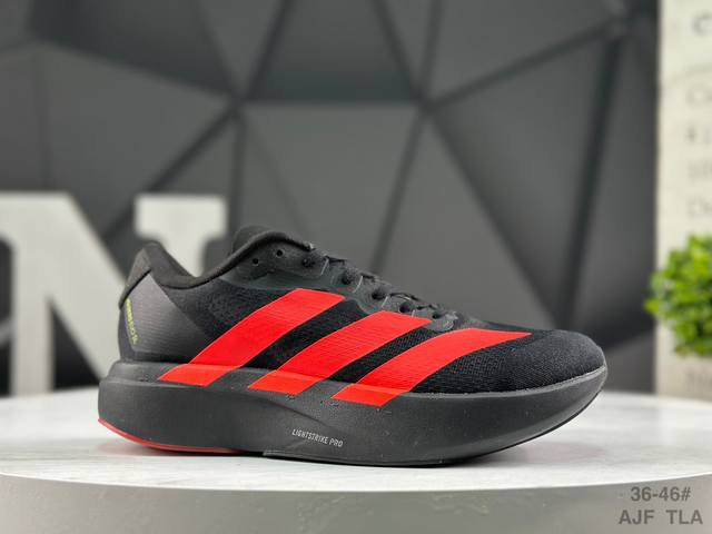 阿迪达斯 Adidas Adizero Evo Sl 阿迪超轻透气缓震跑鞋 整体外观造型与Adizero Adios pro Evo 1非常相似 中底配置方面搭