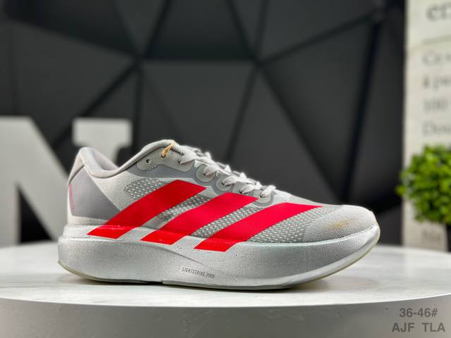 阿迪达斯 Adidas Adizero Evo Sl 阿迪超轻透气缓震跑鞋 整体外观造型与Adizero Adios pro Evo 1非常相似 中底配置方面搭