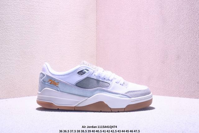 Air Jordan 4 Retro Flight Court 低帮 黑色 Aj4 乔丹4代 Aj4 乔4 低邦 黑色 乔丹篮球鞋系列 鞋身整体以黑色磨砂打造，