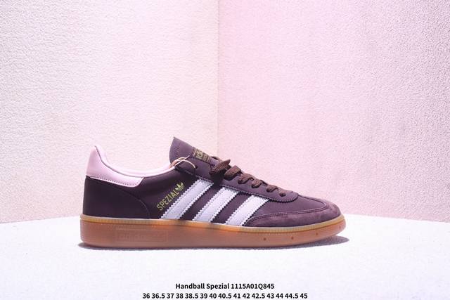 真标Adidas Handball Spezial 阿迪达斯经典款 复古休闲板鞋 全鞋采用反毛皮制作 牛筋耐磨大底 承载青春情怀的板鞋 经典三条杠装饰鞋侧 品牌