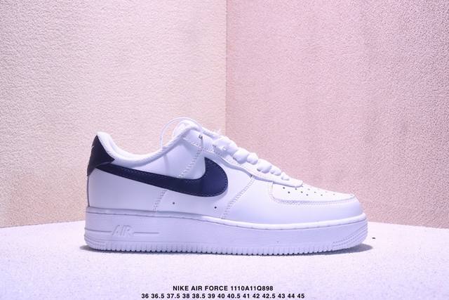 真标耐克Nike Air Force 1’07空军一号低帮百搭休闲运动板鞋。柔软、弹性十足的缓震性能和出色的中底设计，横跨复古与现代的外型结合，造就出风靡全球三