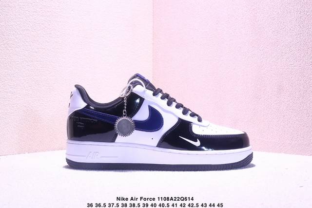 海外爆款限量发售！高端定制Nike Air Force 1 '07 Low “Lv联名---黑白蓝”以 Air Force 1 经典鞋型为基底，黑白蓝三色漆皮拼