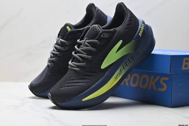 真标Brooks 布鲁克斯 Glycerin Max 2 超级甘油二代 厚底马拉松缓震跑鞋 该鞋以厚实的中底和高分子注氮技术为特点 提供极致的缓震性能 鞋面柔软