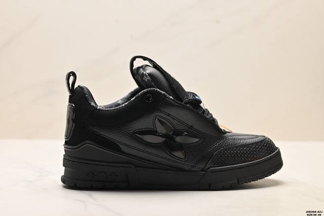 公司级Louis Vuitton Trainer Sneaker Low 路易威登 休闲运动文化百搭板鞋 舒适防滑底和百搭性霸屏整个时尚娱乐圈 细节调整完美主义