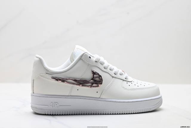 真标耐克Nike Air Force 1’07空军一号低帮百搭休闲运动板鞋。柔软、弹性十足的缓震性能和出色的中底设计，横跨复古与现代的外型结合，造就出风靡全球三